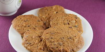 хрустящие кофейные печенья с шоколадом и грецкими орехами