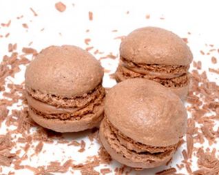 Макарон с кофейной начинкой