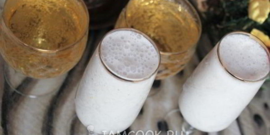 Рецепт коктейля из шампанского с мороженым и ананасом