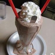 Рецепт Коктейля с арахисовым маслом, шоколадом и бананом