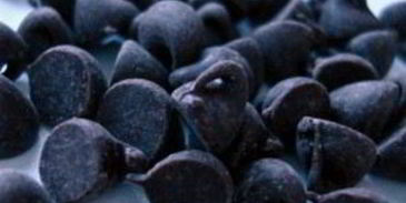 коктейль с арахисовым маслом, шоколадом и бананом