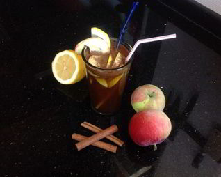 Коктейль яблочный с корицей