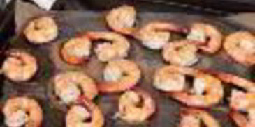 креветочный коктейль с томатным дипом