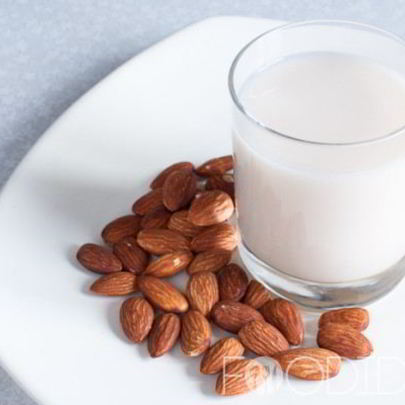 Миндальное молоко