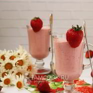 Рецепт Протеинового коктейля с клубникой и творогом