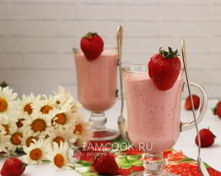 Протеиновый коктейль с клубникой и творогом