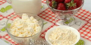 протеиновый коктейль с клубникой и творогом