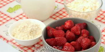 протеиновый коктейль с клубникой и творогом