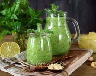 Ананасово-мятный смузи с фисташками
