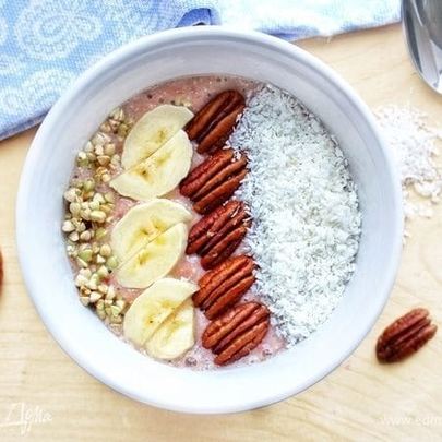 Бананово-клубничный смузи-боул