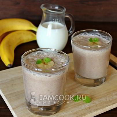 Банановый смузи с молоком