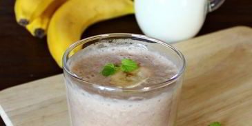 банановый смузи с молоком