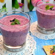 Рецепт Чернично-клубничного смузи с овсянкой и мороженым