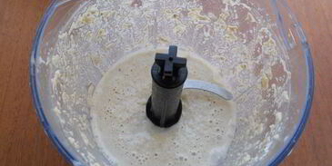 чернично-клубничный смузи с овсянкой и мороженым