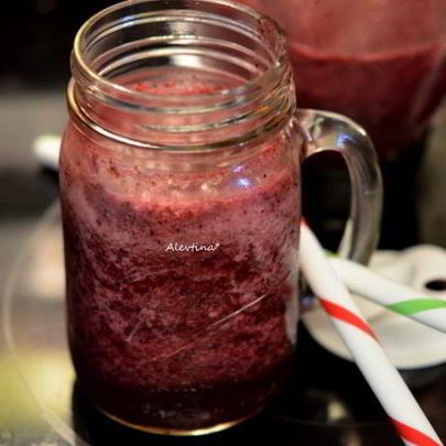 Гранатово-ягодный смузи