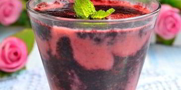 клубнично-черничный смузи