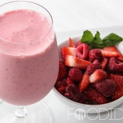Клубничный смузи с овсянкой