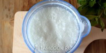 кокосово-мятный смузи с ананасом