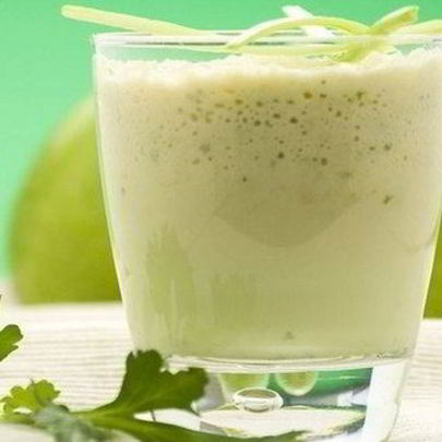 Освежающий и бодрящий яблочный смузи