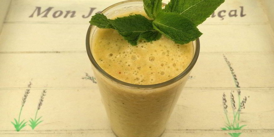 Рецепт смузей из ананаса с ревенем