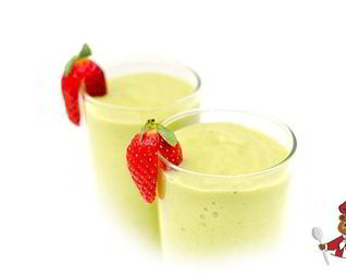 Смузи из авокадо и бананами