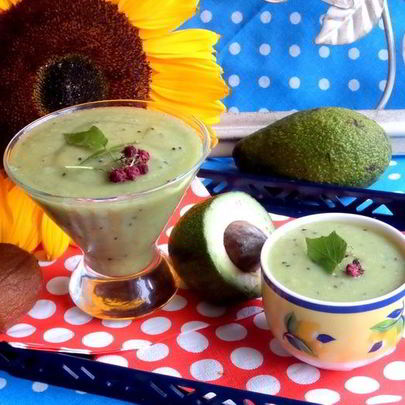 Смузи из авокадо и киви