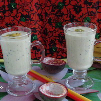 Смузи Маракуйя-банан-кокос