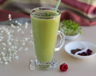 Смузи с авокадо и бананом