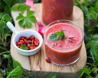 Смузи с ягодами годжи