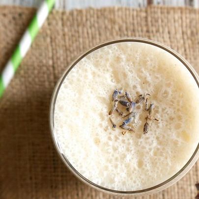 Смузи с жасмином и персиком