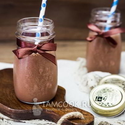 Творожный смузи с бананом и какао