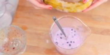 ягодный смузи черничный маффин