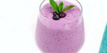 ягодный смузи черничный маффин