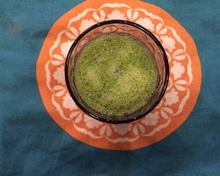 Зеленый смузи со шпинатом и грушами