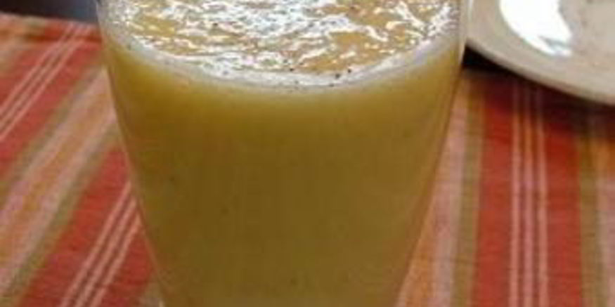 Рецепт витаминного напитка из апельсина и миндаля