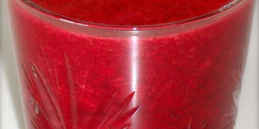 Рецепт витаминного напитка из свеклы, манго и помидор