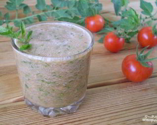 Зеленый коктейль с помидорами