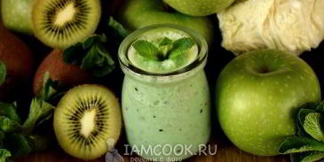 зеленый коктейль с яблоком и пекинской капустой