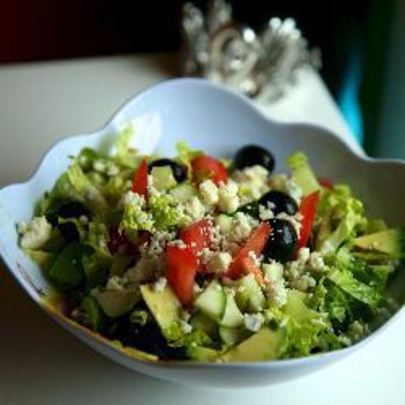 Греческий салат с авокадо
