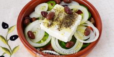 греческий салат с сыром фета