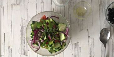 салат греческий с брынзой классический