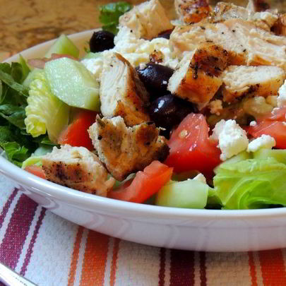 Салат греческий с курицей