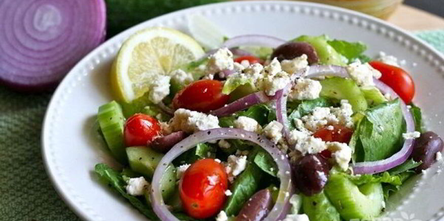 Рецепт салата греческого с лимонно-чесночной заправкой