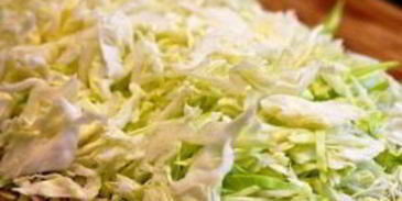 капустный салат с морковью