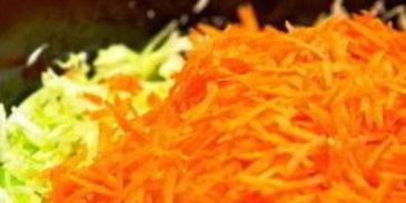 капустный салат с морковью