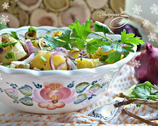 Картофельный салат c пикантной заправкой