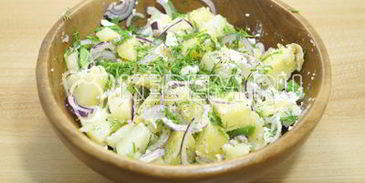 картофельный салат с брынзой