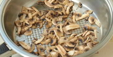 картофельный салат с фасолью и шампиньонами