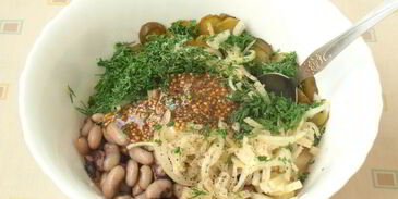 картофельный салат с фасолью и шампиньонами
