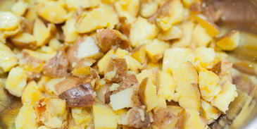 картофельный салат с копченой рыбой